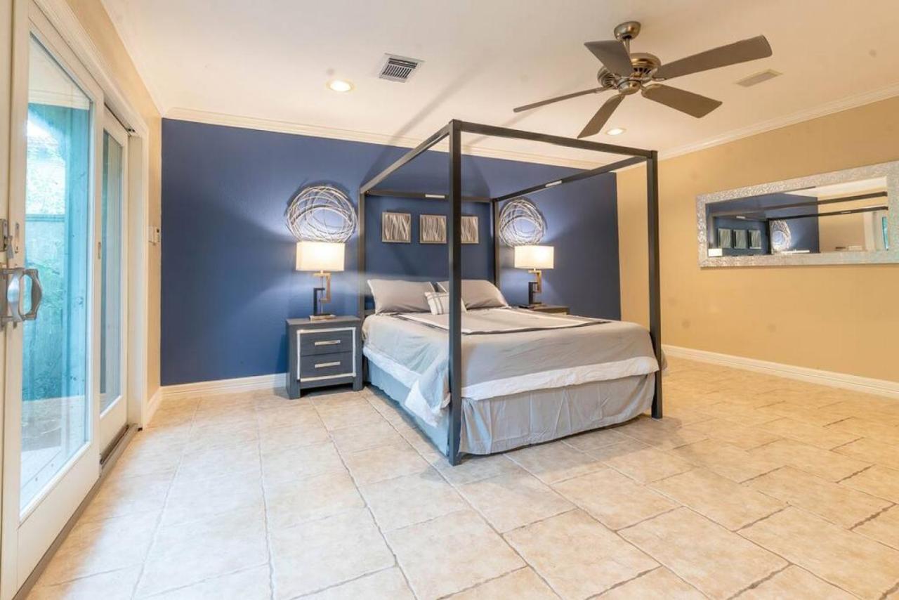 Huge 6 Bedroom With Pool, Spa, 85 Inch Tv, Game Room Houston Exterior photo