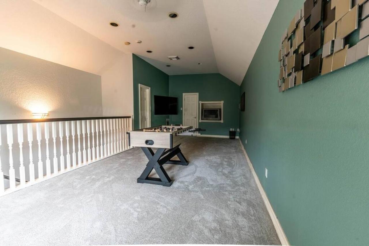 Huge 6 Bedroom With Pool, Spa, 85 Inch Tv, Game Room Houston Exterior photo