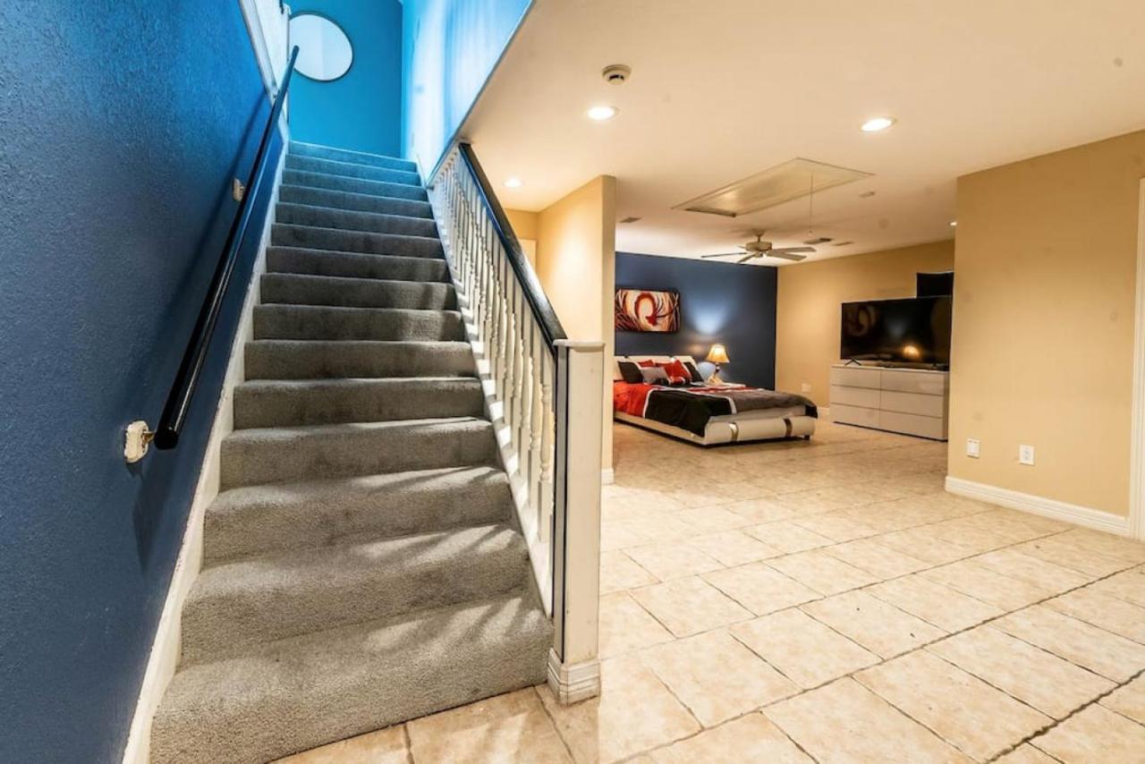 Huge 6 Bedroom With Pool, Spa, 85 Inch Tv, Game Room Houston Exterior photo