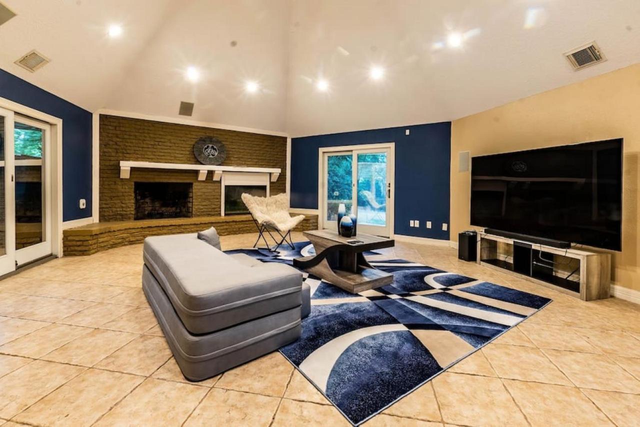 Huge 6 Bedroom With Pool, Spa, 85 Inch Tv, Game Room Houston Exterior photo