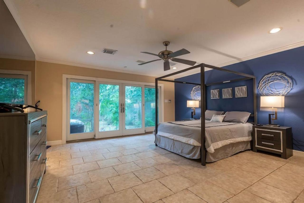 Huge 6 Bedroom With Pool, Spa, 85 Inch Tv, Game Room Houston Exterior photo