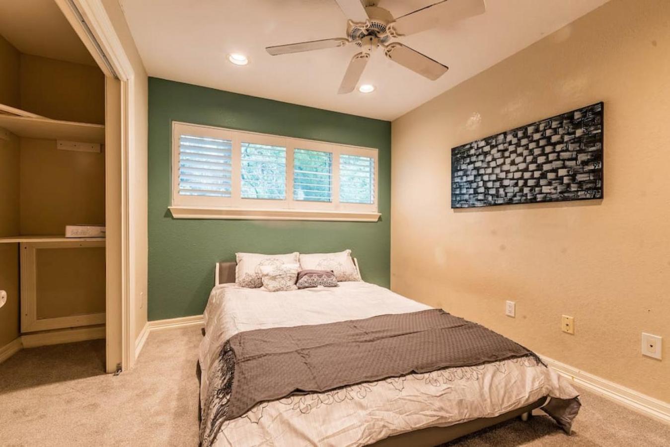 Huge 6 Bedroom With Pool, Spa, 85 Inch Tv, Game Room Houston Exterior photo